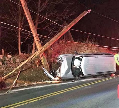 2 men killed after SUV hits utility pole in Anne Arundel County